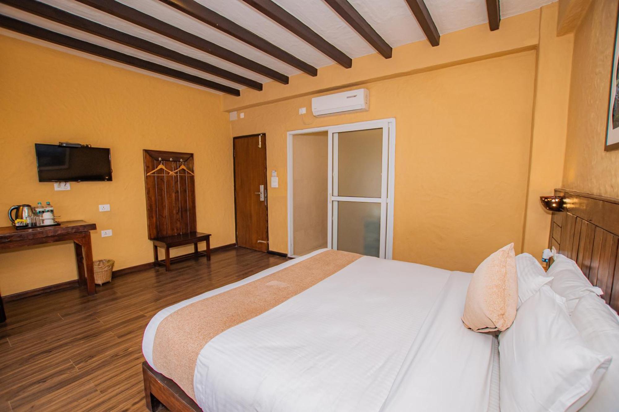 Pokhara Boutique Hotel Exterior photo